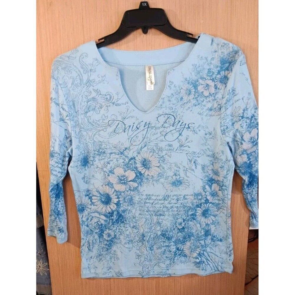 Endless Designs (M) "Daisy Days"Blue Floral Rhinestones 3/4 Sleeve‎ Shirt
